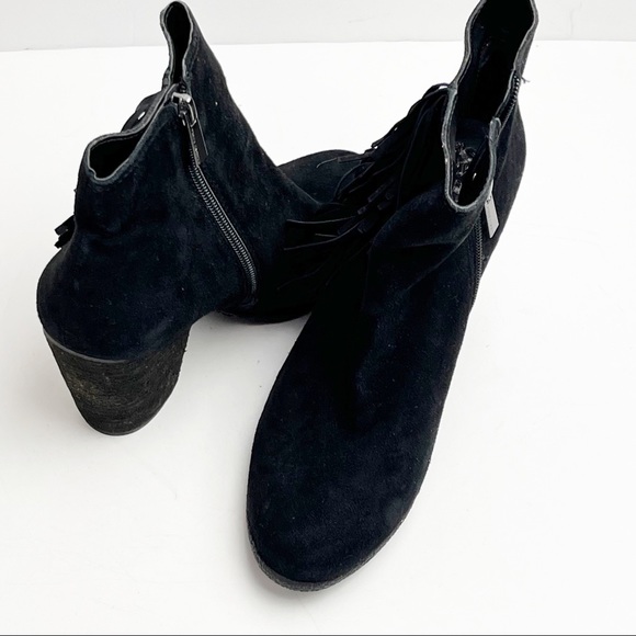 VINCE CAMUTO Hayzee Black Leather Almond Toe Fringe Side Zipper Ankle Booties 9 - Picture 1 of 13